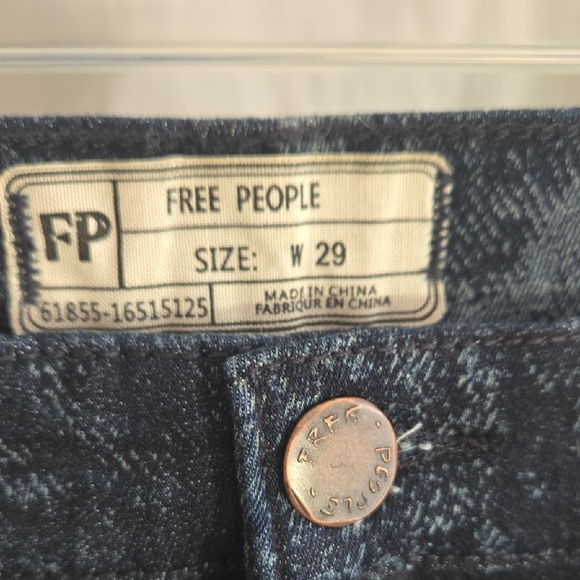NWT... Free People Skinny Jeans - Picture 3 of 7